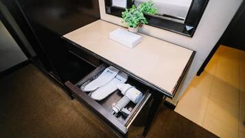 Habitación Deluxe doble | Tabla de planchar con plancha y wifi gratis