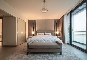 5 bedrooms, iron/ironing board, free WiFi, bed sheets