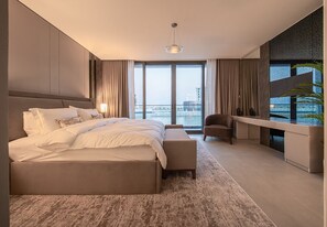 5 bedrooms, iron/ironing board, free WiFi, bed sheets