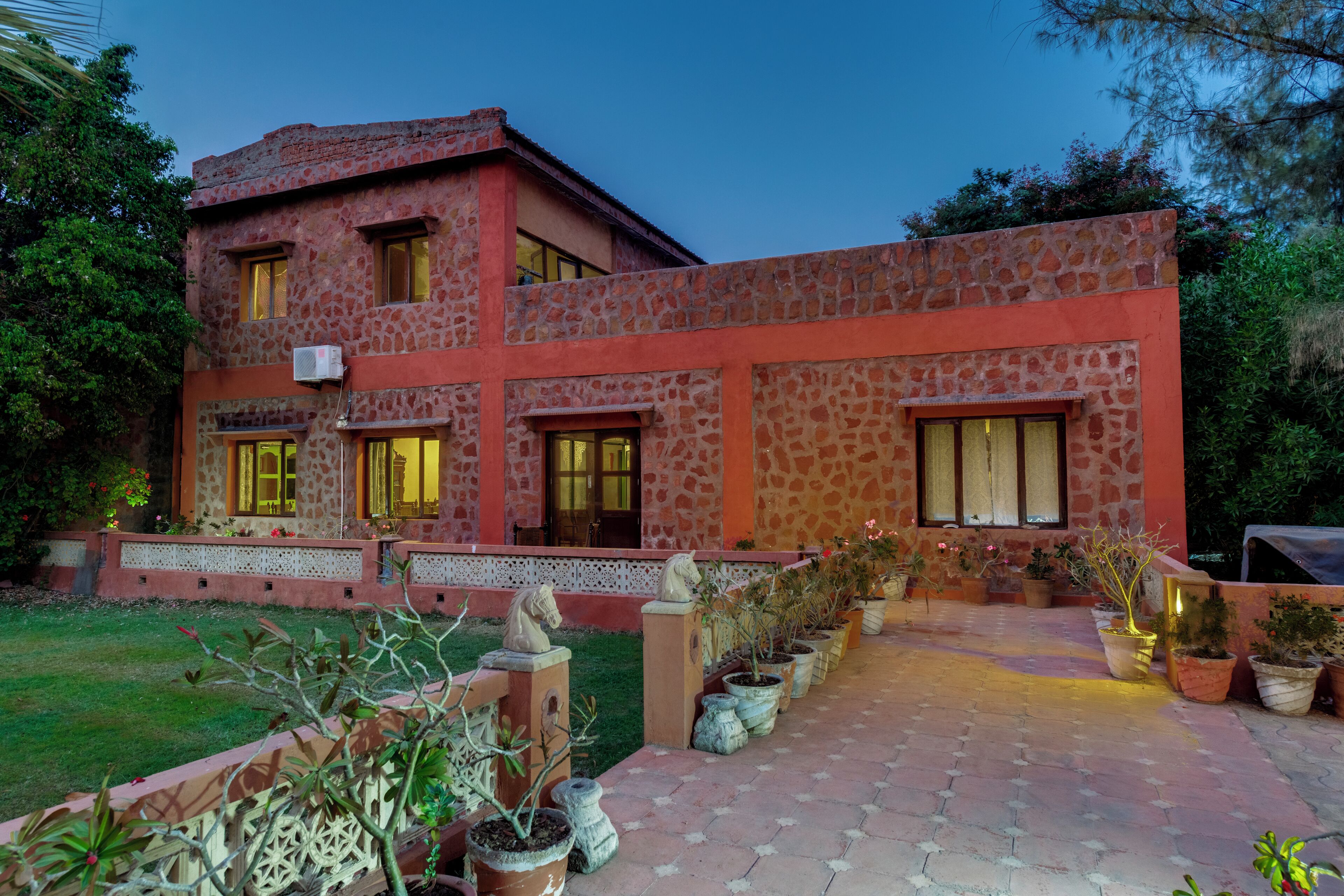 Bureau, draps fournis