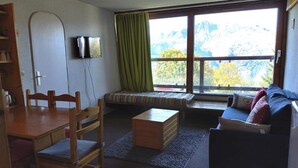 Living area - Apartment in Arc 1600 Near Ski Slopes (Bourg-Saint-Maurice)