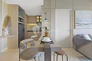 Appartement, 2 chambres, vue sur la ville | Salle à manger