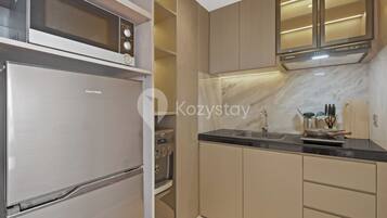 Apartment, 2 Bedrooms, City View | Private kitchen | Full-size fridge, microwave, stovetop, rice cooker