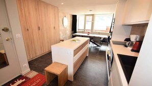 Fridge, oven, dishwasher, cookware/dishes/utensils - 4 Rooms 8 People - LE Vercors - Renovated - Plagne Centre (La Plagne-Tarentaise)