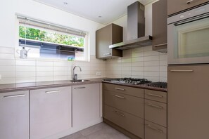 House | Private kitchen | High chair, cookware/dishes/utensils - Tastefully Furnished Country House for 6 People (Den Burg)