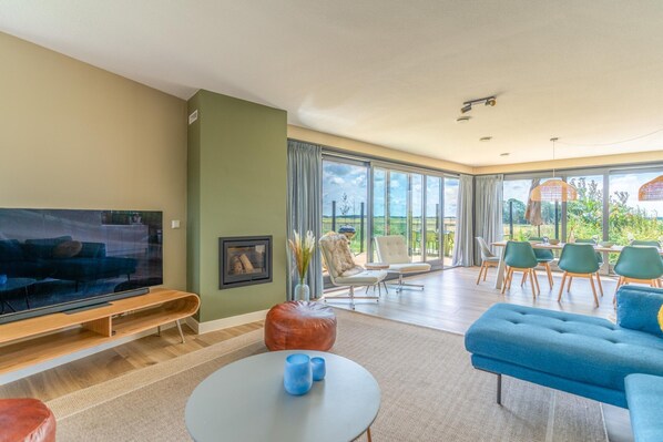 Villa | Living room - Modern, Luxurious and Sustainable Nature Villa (De Waal)