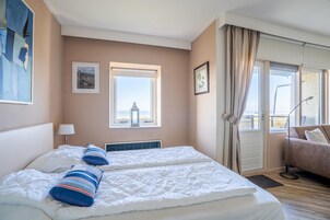 House | 1 bedroom, individually furnished, bed sheets
