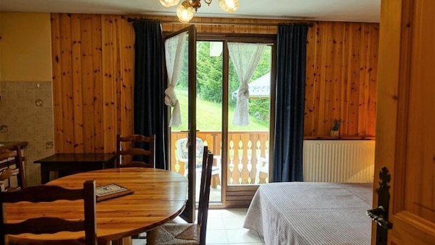 Room - Apartment in Planay Near Hiking Trails (Beaufort)