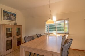 House | Dining - Charming Villa Near the sea and Forest (De Koog)