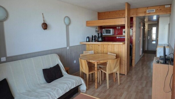 Living area - Studio for 4 People in Arc 2000 With Mountain and Resort Views (Bourg-Saint-Maurice)