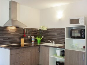 Private kitchen - Holiday Home 150m From the Beach in Corsica (Poggio-Mezzana)