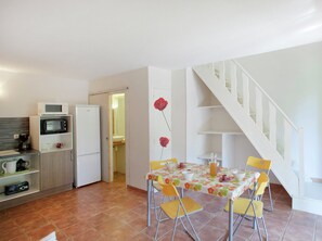 Dining - Holiday Home 150m From the Beach in Corsica (Poggio-Mezzana)