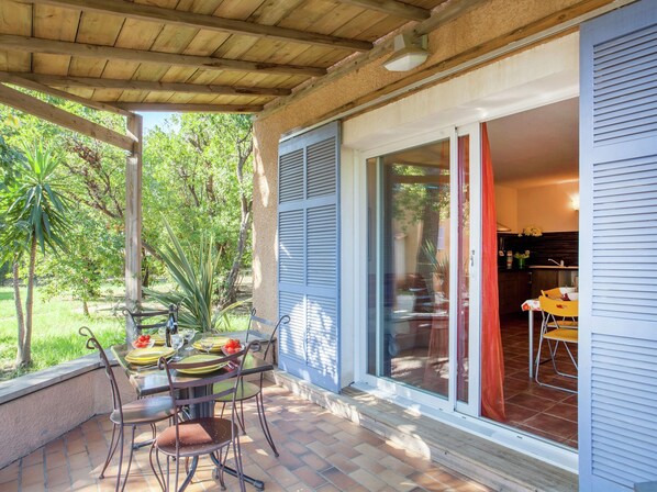 Balcony - Holiday Home 150m From the Beach in Corsica (Poggio-Mezzana)