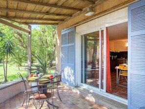 Classic House, 2 Bedrooms | Balcony - Holiday Home 150m From the Beach in Corsica (Poggio-Mezzana)