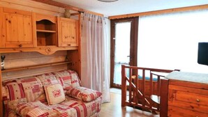Living area - 4/5 Person Split-level Apartment - LA Meije - Plagne Centre (La Plagne-Tarentaise)