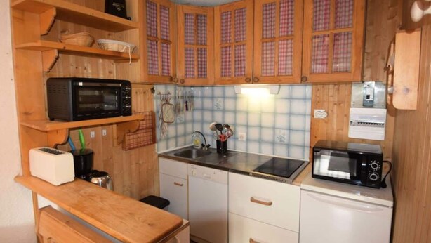 Coffee/tea maker, microwave, oven, electric kettle - 4/5 Person Split-level Apartment - LA Meije - Plagne Centre (La Plagne-Tarentaise)