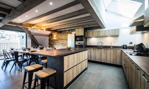 Réfrigérateur, micro-ondes, four, lave-vaisselle