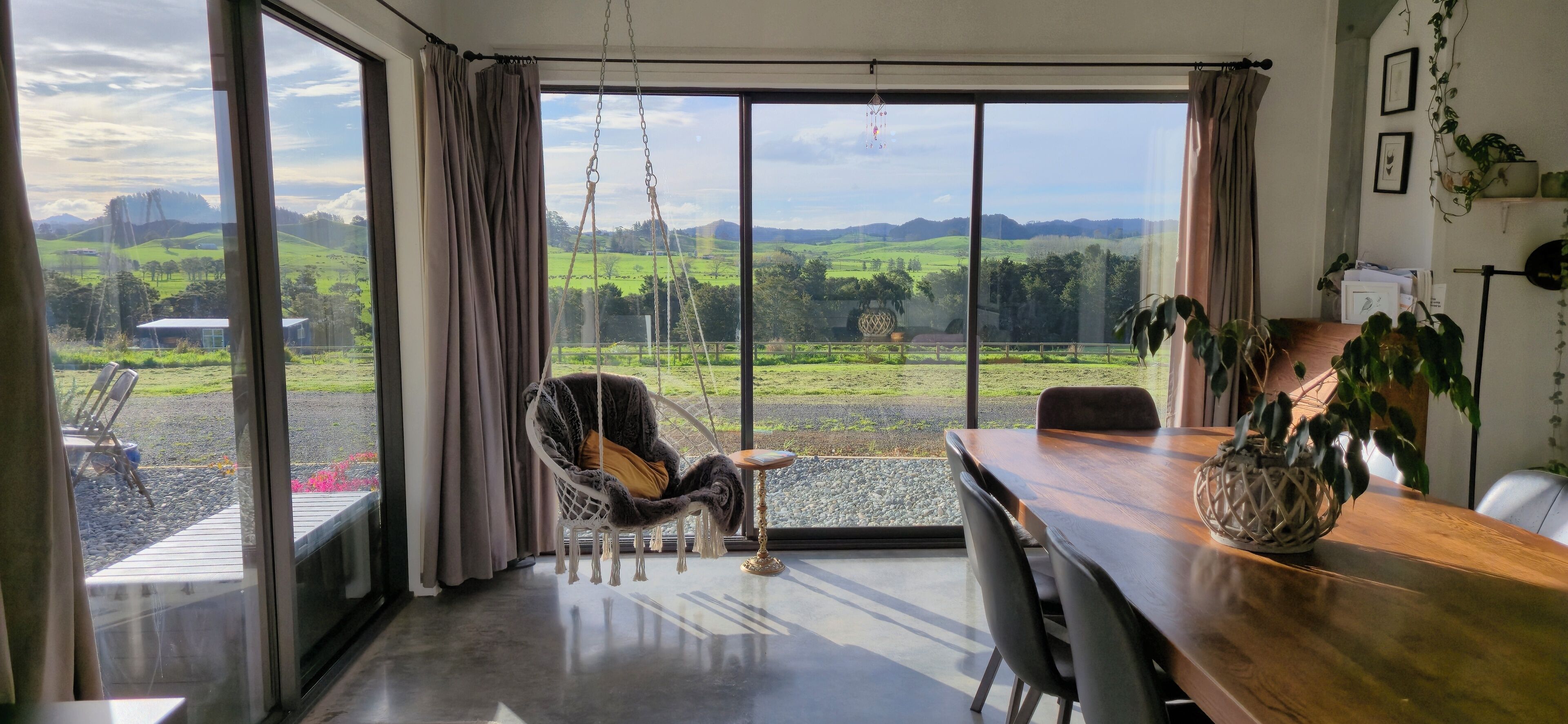 المنشأة من الداخل