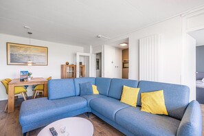 Apartment | Living room - 2-person sea View Apartment With a Panoramic View Over the North Sea (De Koog)