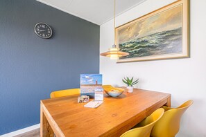 Apartment | Dining