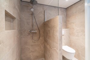 Apartment | Bathroom