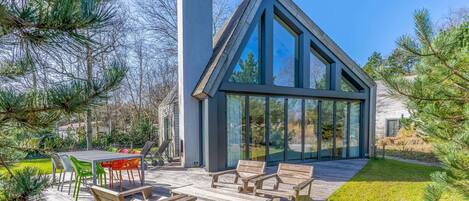 Villa | Outdoor dining