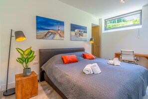 Villa | 2 habitaciones, tabla de planchar con plancha y ropa de cama 