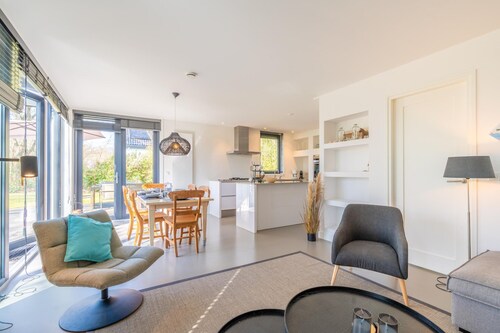 Luxurious 6-person Holiday Home Located on the Edge of the Forest