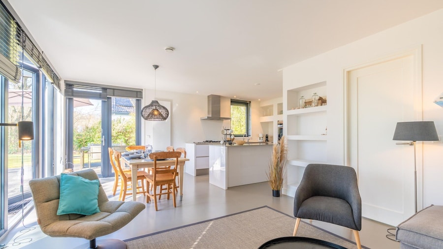 Luxurious 6-person Holiday Home Located on the Edge of the Forest