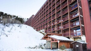 Exterior - Holiday Home in Arc 2000 Near Ski Slopes (Bourg-Saint-Maurice)