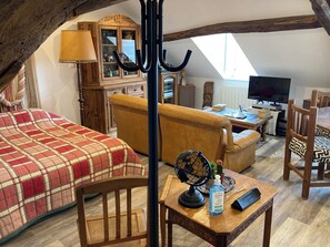 1 chambre, fer et planche à repasser, Wi-Fi, draps fournis