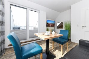 Apartment | Living room - Ferienwohnung mit Balkon in Bensersiel (Esens)