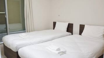 Blackout curtains, free WiFi