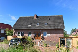 Apartment | Exterior - Ferienwohnung in Bensersiel, 300 m vom Strand Entfernt (Esens)