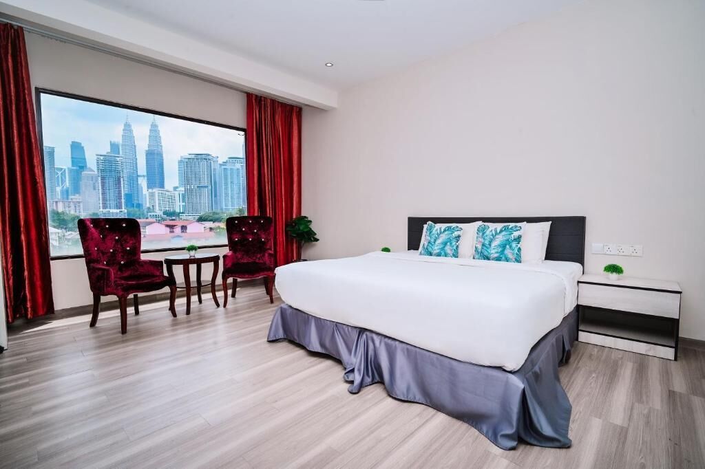 مكتب ومكواة/لوح كي وواي فاي مجانًا