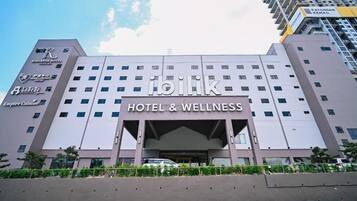 Vista frontal de la propiedad