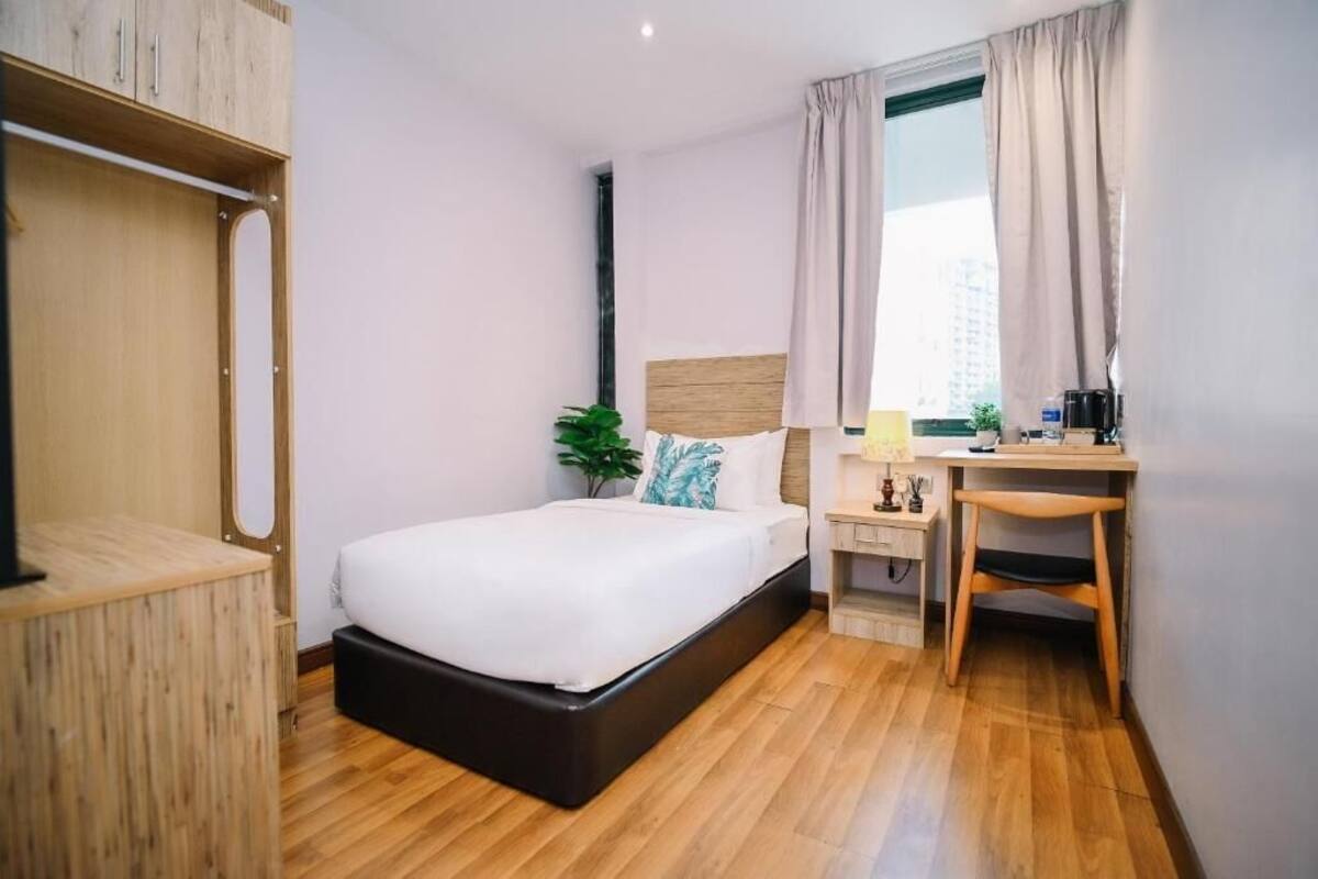 Deluxe Single Room | Desk, iron/ironing board, free WiFi