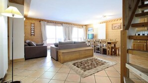 Unclassified image, 2 of 3, button - THE Gypsum Chalets C15 (Les Belleville)