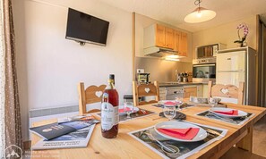 Dining - CH2 - THE Pyramid Chalets (Aussois)