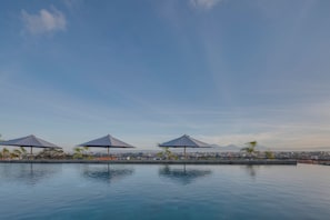 Outdoor pool, open 8:00 AM to 8:00 PM, pool umbrellas, pool loungers - NEXA Studio Canggu (Canggu)