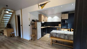 Private kitchen - Apartment in Areches With Ski-in Access (Beaufort)