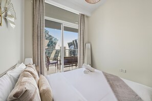 1 quarto, cofres nos quartos, ferros/tábuas de passar roupa