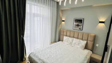 Caja de seguridad en la habitación y escritorio