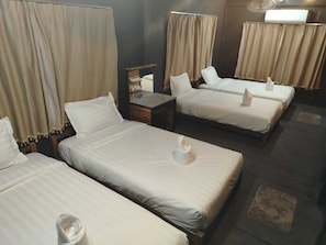 Classic Bungalow, Mountain View | Free WiFi