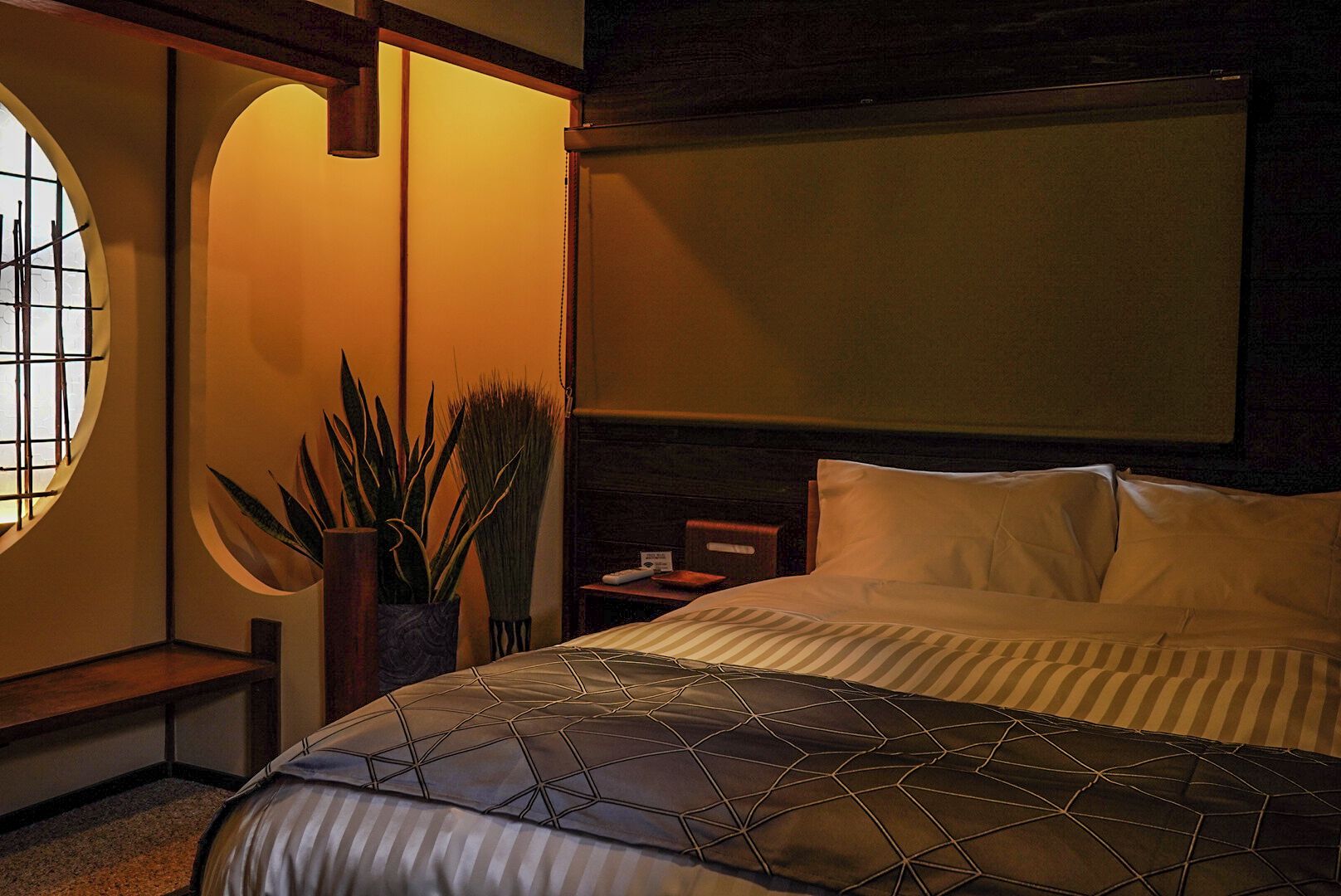 Internet, bed sheets