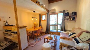 Unclassified image, 3 of 3, button - Apartment for 6 People - Village Center Near the ski Lifts (Beaufort)