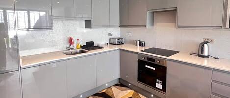 Fridge, microwave, oven, stovetop