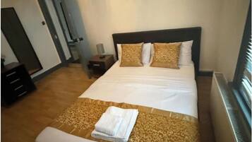 1 bedroom, internet, bed sheets