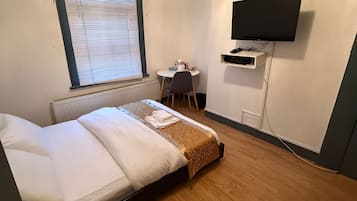 1 bedroom, internet, bed sheets