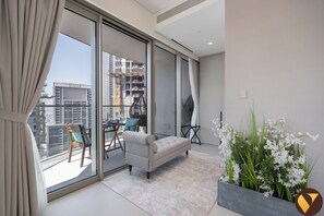 Luxury Apartment, Balcony, City View | Living area